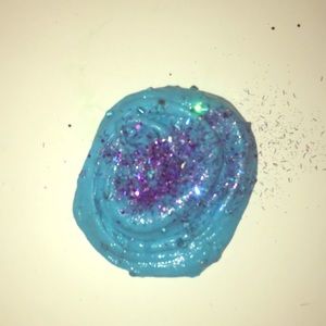 I am selling a fluffy catty candy slime